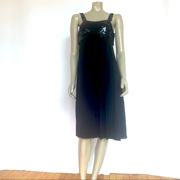 Hannah Jo With A Large Sequence Midi Dress - Picture 1 of 10